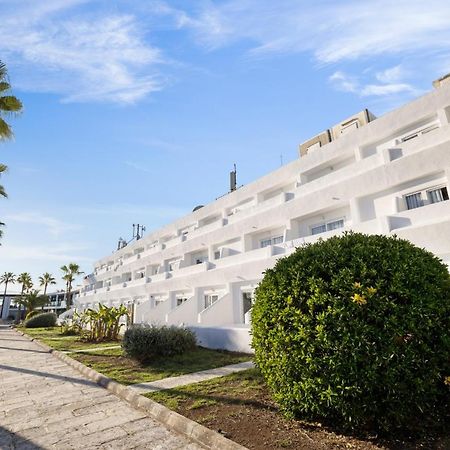 Flipflop Cala Mandia Hotel Cala Romantica  Exterior photo